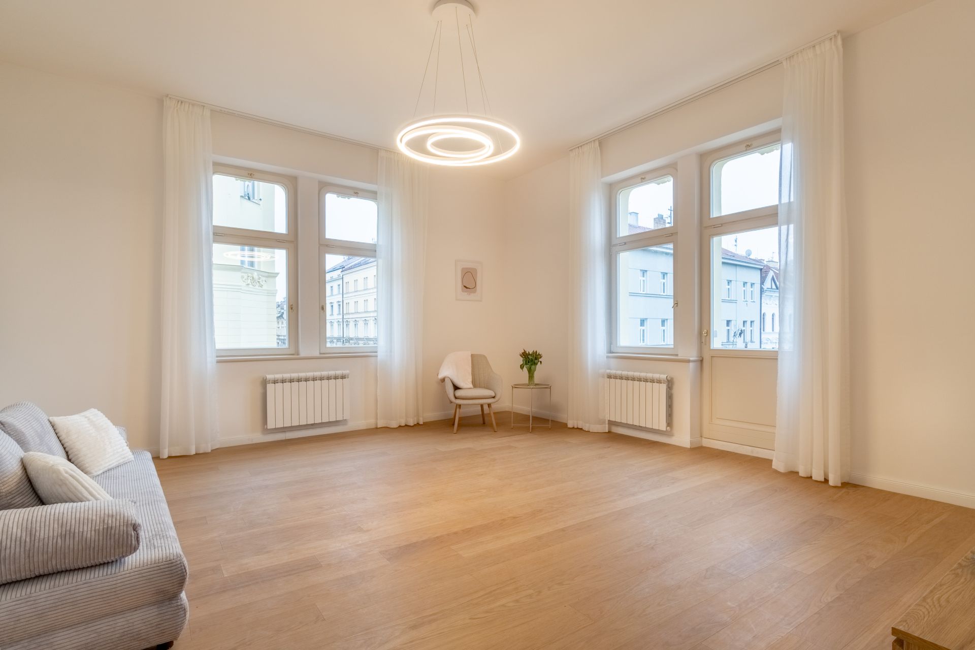 Bydlení, které má atmosféru | nový designový byt 2+kk 65 m² + balkon 2 m² na Vinohradech