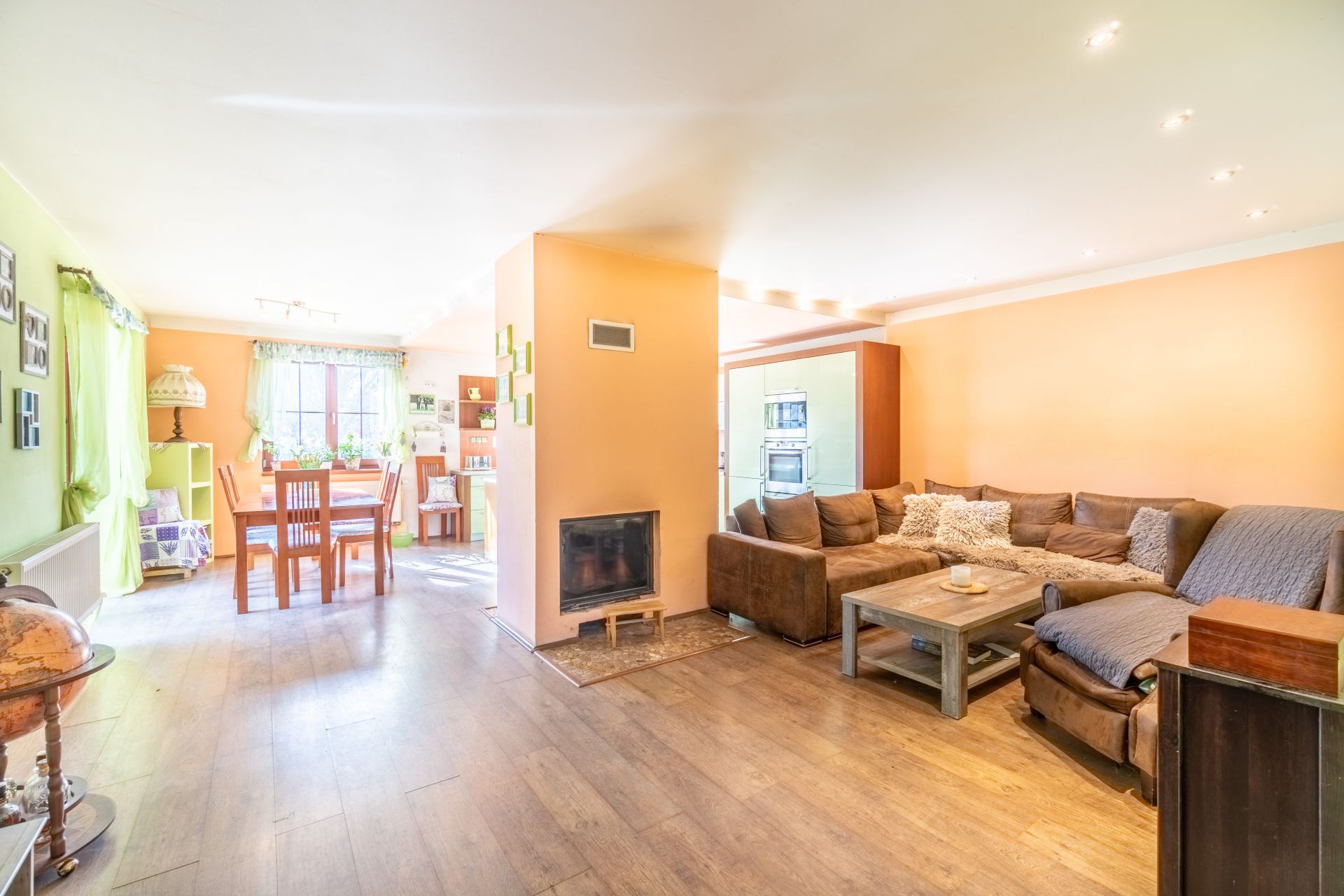 Exkluzivně: Samostatný rodinný dům 286 m² s velkorysým prostorem v malebné části Ondřejova – Třemblat